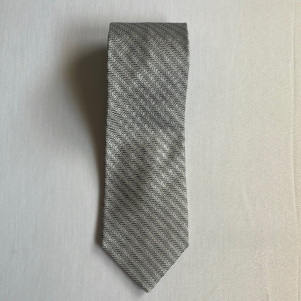 Tommy Hilfiger grey tie…NWOT!
